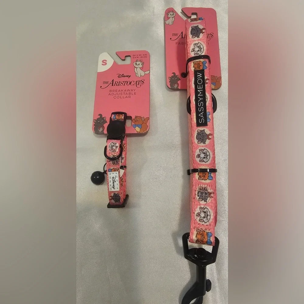Disney Sassy Meow Pink Aristocats Harness, Collar and Leash Set (S)